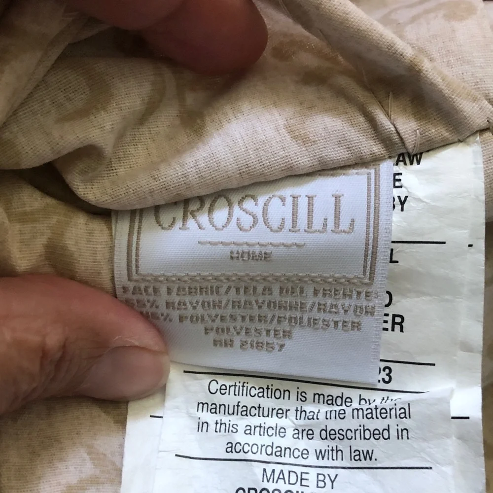 Croscill paisley floral peony 2 unused std pillow shams gold red green